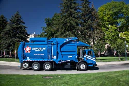 New Fleet of Republic Services&apos; CNG Trucks Arrives in Twin Cities.