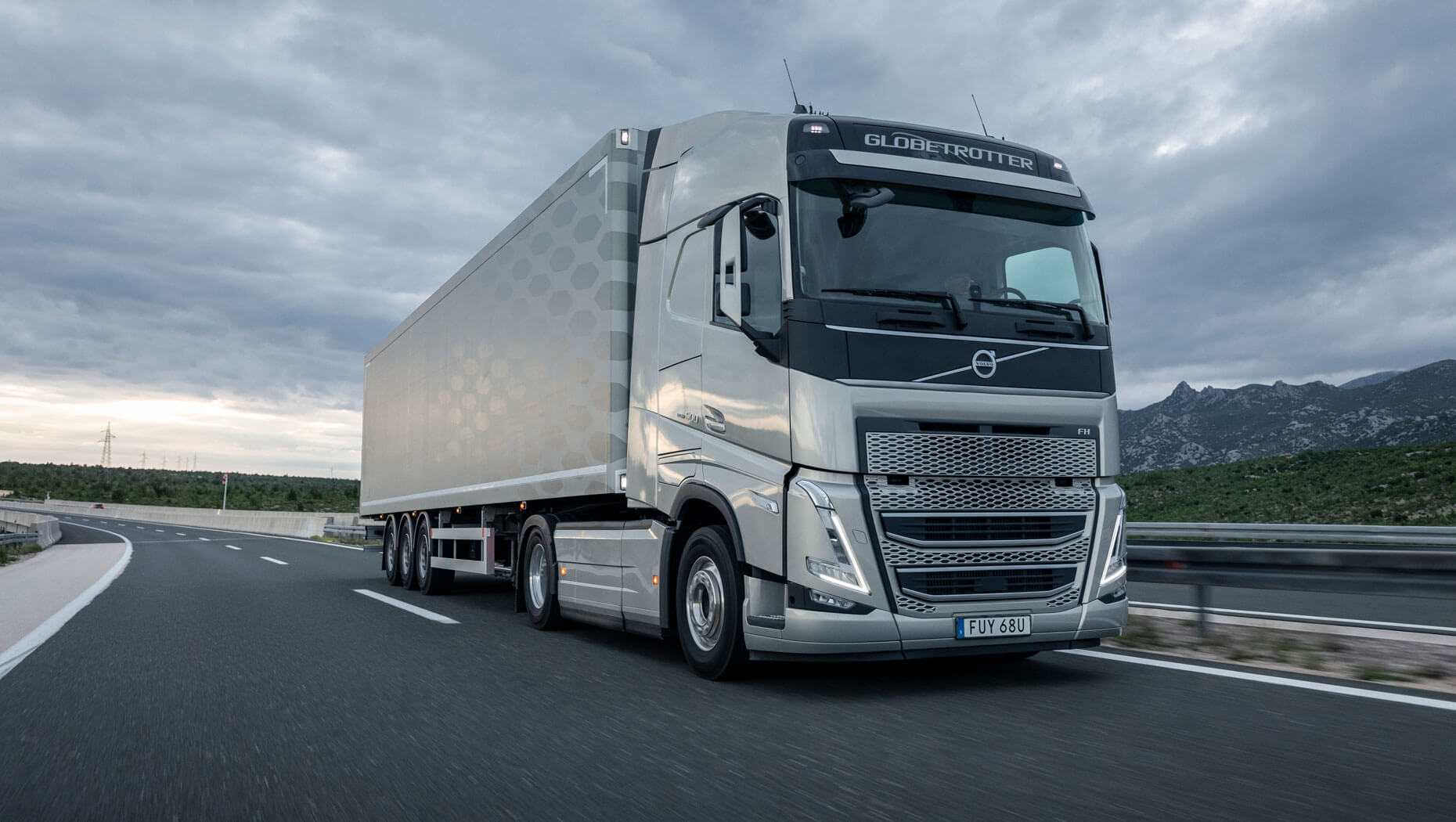 Volvo Trucks Unveils the New Volvo FH NGT News