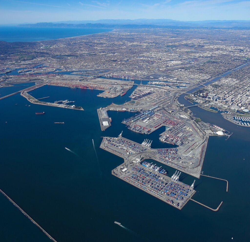 California’s Port of Long Beach Deploys 33 Zero-Emission Yard Tractors ...